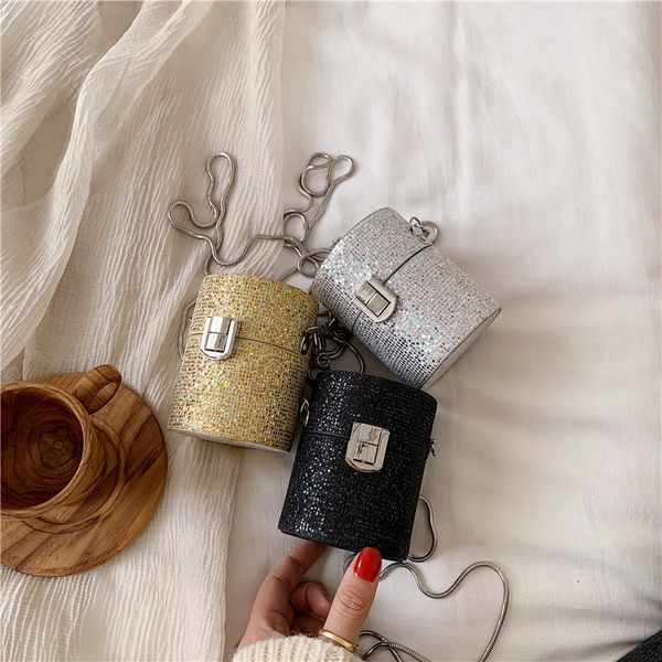 small chains women should messenger bags luxury handbags women bags designer pu leather crossbody bags sequined mini purses
small chains women should messenger bags luxury handbags women bags designer pu leather crossbody bags sequined mini purses