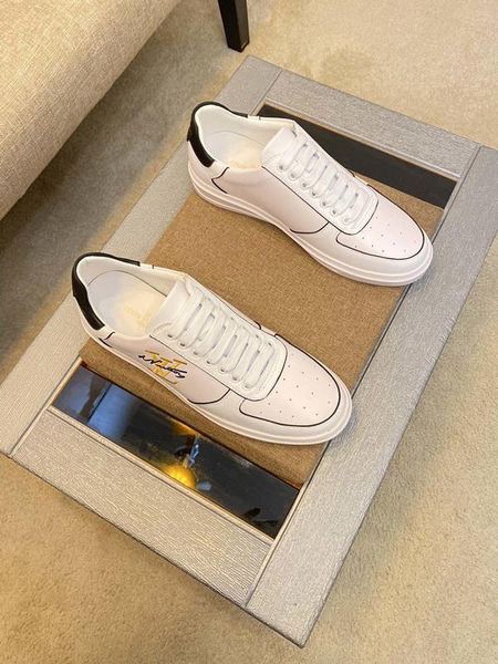2020q new trendy leather letters low-lace-up casual men's shoes, fashionable wild outdoor sports shoes, size: 38-451, Black
2020q new trendy leather letters low-lace-up casual men's shoes, fashionable wild outdoor sports shoes, size: 38-451, Black