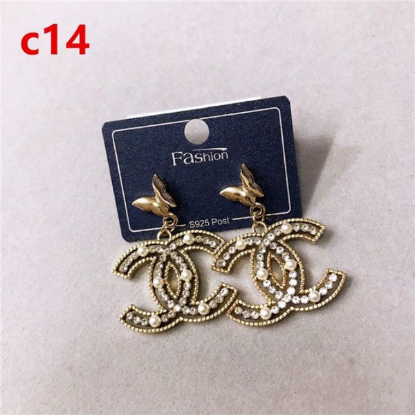 68luxury jewelry women earrings single pearl designer stud earrings high-end, Golden;silver
68luxury jewelry women earrings single pearl designer stud earrings high-end, Golden;silver