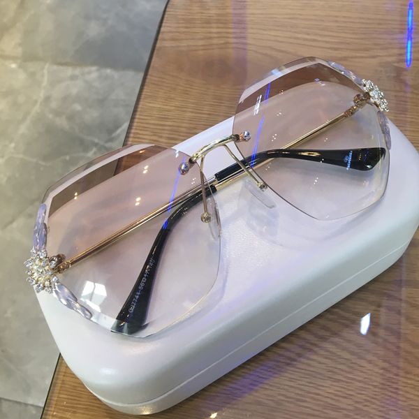 2020 fashion oversized rimless sunglasses women designer sunglasses with rhinestone diamond eyeglasses female uv400, White;black
2020 fashion oversized rimless sunglasses women designer sunglasses with rhinestone diamond eyeglasses female uv400, White;black