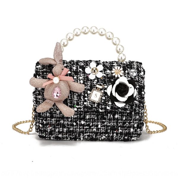 2020 new pendant hand pearl rabbit pendant children's velvet crossbody hand bag internet red cute mini pearl bag 
2020 new pendant hand pearl rabbit pendant children's velvet crossbody hand bag internet red cute mini pearl bag