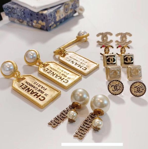 luxury designer jewelry women earrings letters round pearl stud earrings white resin high-end gold elegant stud fashion style, Golden
luxury designer jewelry women earrings letters round pearl stud earrings white resin high-end gold elegant stud fashion style, Golden