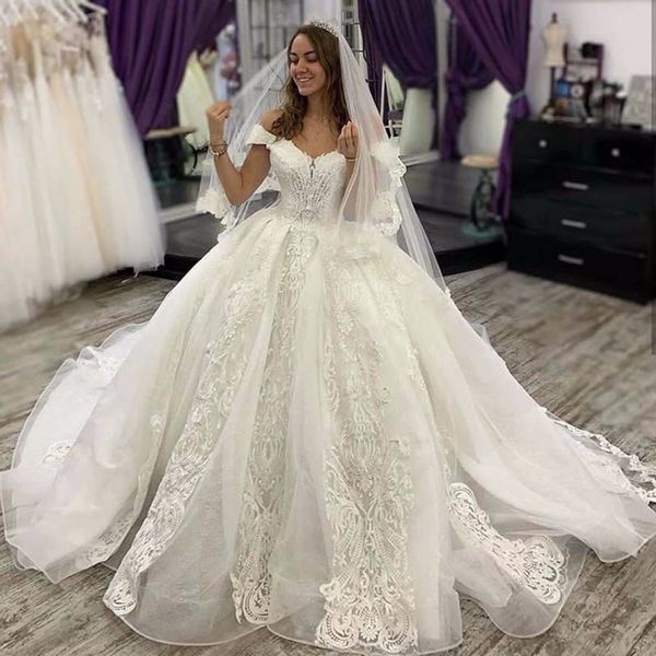 luxurious lace ball gown wedding dresses appliques beaded off shoulder lace up back 2021 dubai wedding gowns formal dress unique, White
luxurious lace ball gown wedding dresses appliques beaded off shoulder lace up back 2021 dubai wedding gowns formal dress unique, White