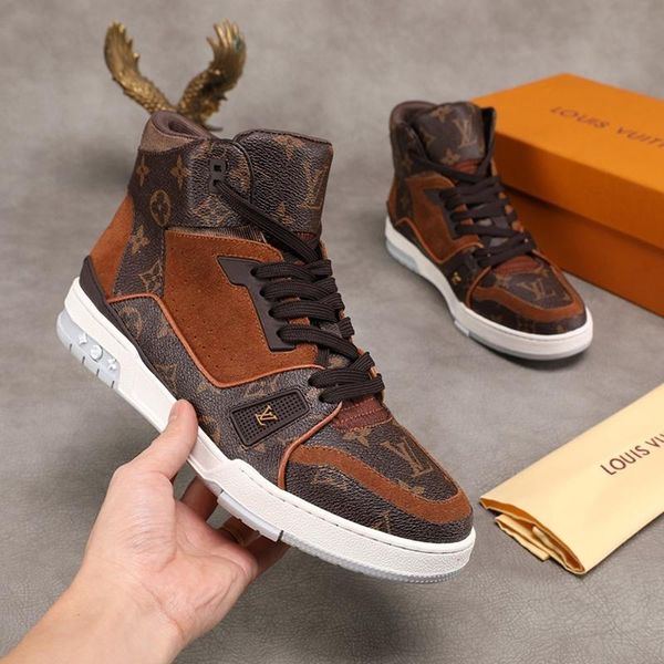 01 men's designer casual sports shoes, luxury trendy travel casual shoes, sports shoes. fast delivery in original box packaging, Black
01 men's designer casual sports shoes, luxury trendy travel casual shoes, sports shoes. fast delivery in original box packaging, Black