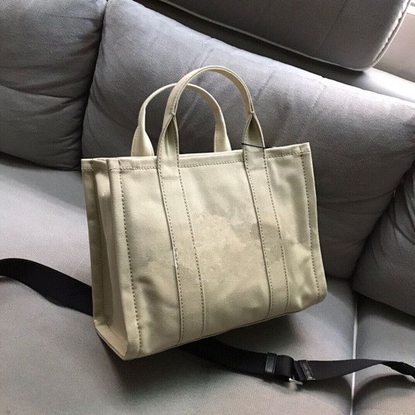 2020 new broadband fashion simple multi-functional single shoulder portable canvas bag women's shopping travel bag messenger bag
2020 new broadband fashion simple multi-functional single shoulder portable canvas bag women's shopping travel bag messenger bag