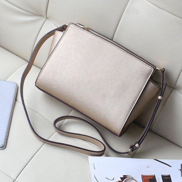 2020 new handbags purses cross synthetic leather wing bag chain bag shoulder messenger bag
2020 new handbags purses cross synthetic leather wing bag chain bag shoulder messenger bag