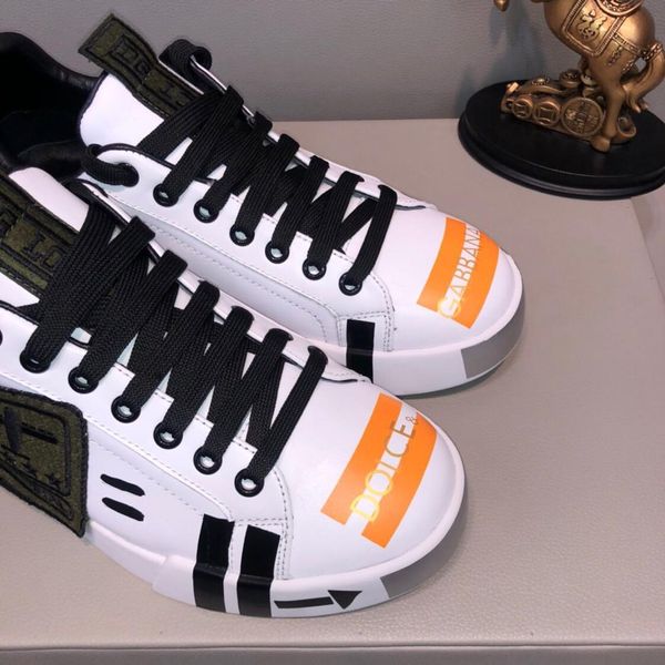 2020r luxury high-end printed men's leather low-daily sports shoes, high-quality casual wild tide shoes, size: 38-45, Black
2020r luxury high-end printed men's leather low-daily sports shoes, high-quality casual wild tide shoes, size: 38-45, Black