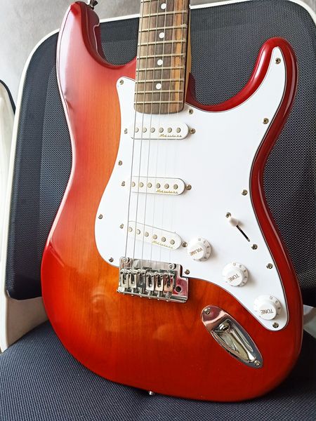 custom shop alder wood body st cherry burst electric guitar red brwon sunburst colour
custom shop alder wood body st cherry burst electric guitar red brwon sunburst colour