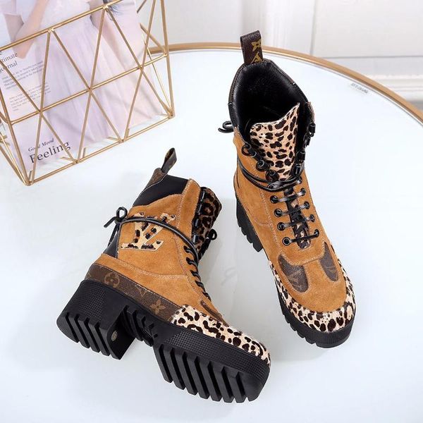 winter women fashion martin boots snow warm laureate platform desert boot chaussures de femme lady fashion shoes luxury design bottes fe, Black
winter women fashion martin boots snow warm laureate platform desert boot chaussures de femme lady fashion shoes luxury design bottes fe, Black