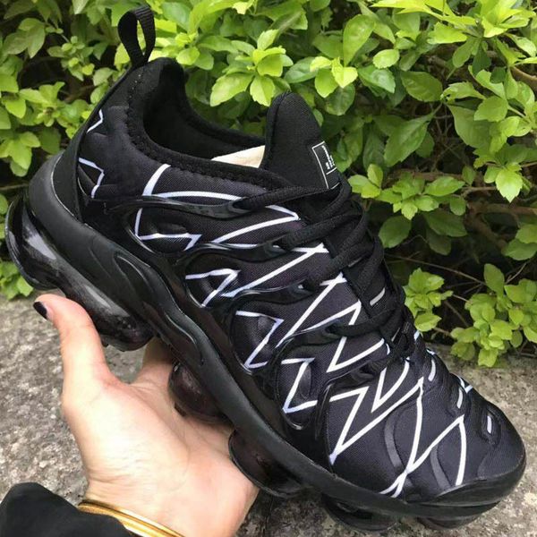 2020 new vm plus trainers sports shoes for men running shoes outdoor triple white presto shock vm women hiking zapatos sneakers, Black
2020 new vm plus trainers sports shoes for men running shoes outdoor triple white presto shock vm women hiking zapatos sneakers, Black