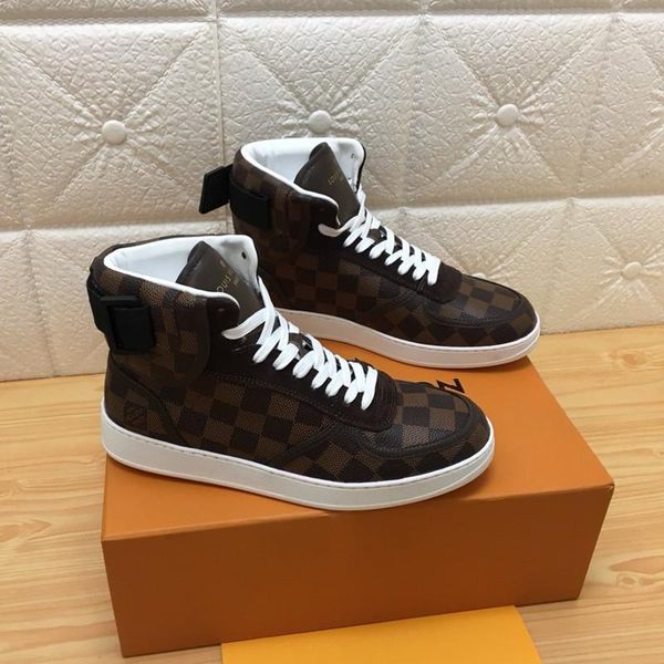 119 high-quality men's designer casual sports shoes trendy brand outdoor casual shoes, fast delivery in the original box, Black
119 high-quality men's designer casual sports shoes trendy brand outdoor casual shoes, fast delivery in the original box, Black