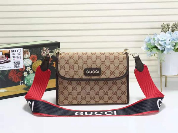 2020 fashion niche armpit fashion saddle bag shoulder bag designer crossbody bag 
2020 fashion niche armpit fashion saddle bag shoulder bag designer crossbody bag