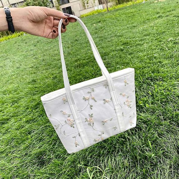 summer new casual portable tote bag simple embroidered vine shoulder bag large-capacity textured fashion female
summer new casual portable tote bag simple embroidered vine shoulder bag large-capacity textured fashion female