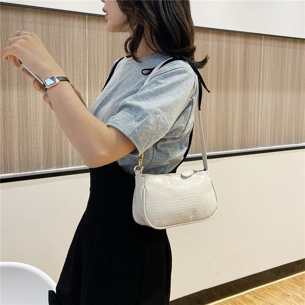 2020 new shoulder bag women's casual fashion korean version of the crocodile pattern chain bag ladies underarm
2020 new shoulder bag women's casual fashion korean version of the crocodile pattern chain bag ladies underarm