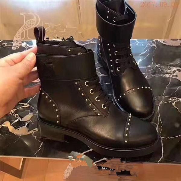 2020 star ankle boot luxury womens designer chunky heel ankle boots luxury designer lace up martin boots ladys fashion winter booti nm01, Black
2020 star ankle boot luxury womens designer chunky heel ankle boots luxury designer lace up martin boots ladys fashion winter booti nm01, Black