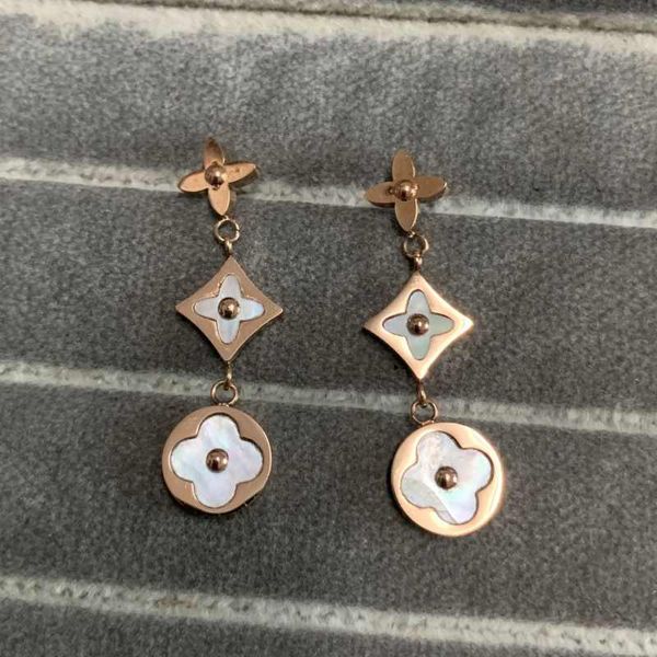 new style classic design earrings women real ps earring four-leaf flower pattern earrings stud stainless steel jewelry wholesale, Golden;silver
new style classic design earrings women real ps earring four-leaf flower pattern earrings stud stainless steel jewelry wholesale, Golden;silver