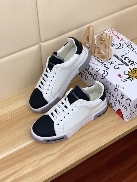 2020h fashion high-end leather alphabet low-outdoor flat sneakers, high-quality casual wild fashion men's shoes, size: 38-45, Black
2020h fashion high-end leather alphabet low-outdoor flat sneakers, high-quality casual wild fashion men's shoes, size: 38-45, Black