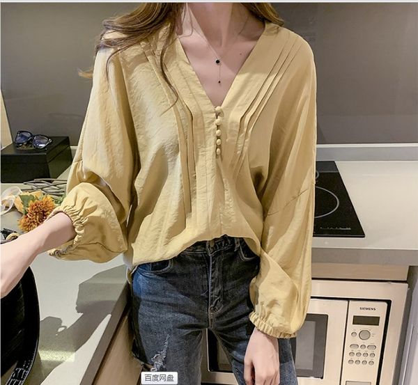 autumn 2021 new korean design loose lantern sleeve shirt solid color bottom v-neck shorts, White
autumn 2021 new korean design loose lantern sleeve shirt solid color bottom v-neck shorts, White