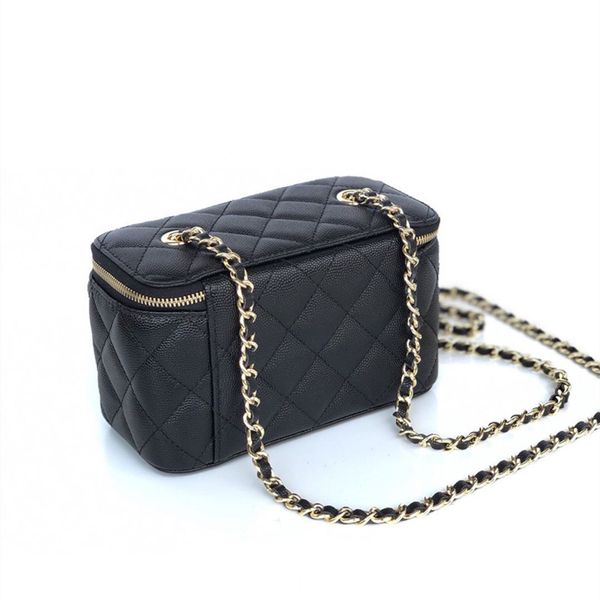 2020ss new vanity rectangular makeup bag with ringer chain slanted bag fashion trend casual style with long shoulder strap
2020ss new vanity rectangular makeup bag with ringer chain slanted bag fashion trend casual style with long shoulder strap