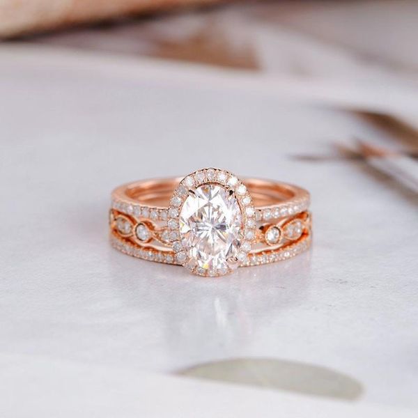 solid 14k rose gold center 1.5ct 6*8mm oval cut moissanite halo engagement bridal wedding ring set for women, Golden;silver
solid 14k rose gold center 1.5ct 6*8mm oval cut moissanite halo engagement bridal wedding ring set for women, Golden;silver