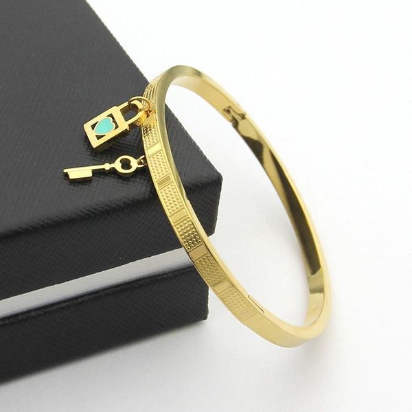 2020locking keys heart-shaped bracelet 18k gold rose gold titanium steel bracelets couple jewelry gift, Black
2020locking keys heart-shaped bracelet 18k gold rose gold titanium steel bracelets couple jewelry gift, Black