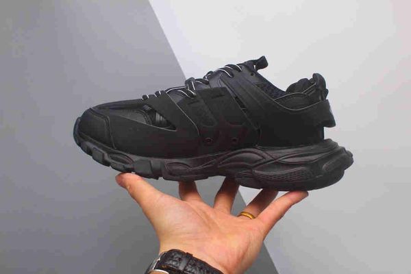 2020 european and american fashion triple s comfortable, breathable, non-slip wear-resistant men's and women's shoes 84566154h, Black
2020 european and american fashion triple s comfortable, breathable, non-slip wear-resistant men's and women's shoes 84566154h, Black