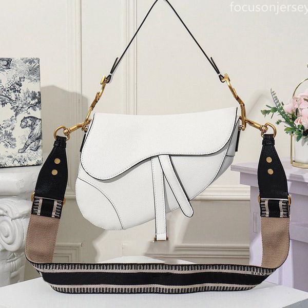 2020 ale retro saddle handbag insert buckle genuine leather bag shoulder messenger bag flap crossbody bag strap shoulder handbag
2020 ale retro saddle handbag insert buckle genuine leather bag shoulder messenger bag flap crossbody bag strap shoulder handbag