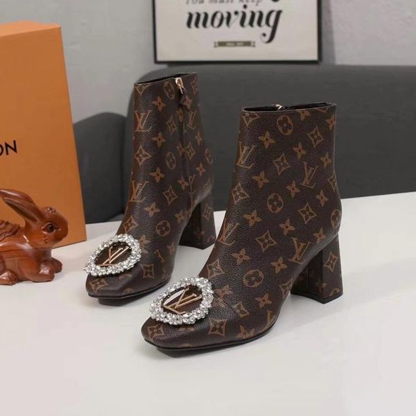 50 designer luxury women's casual fashion shoes, women's outdoor casual shoes, fast delivery, original box, Black
50 designer luxury women's casual fashion shoes, women's outdoor casual shoes, fast delivery, original box, Black