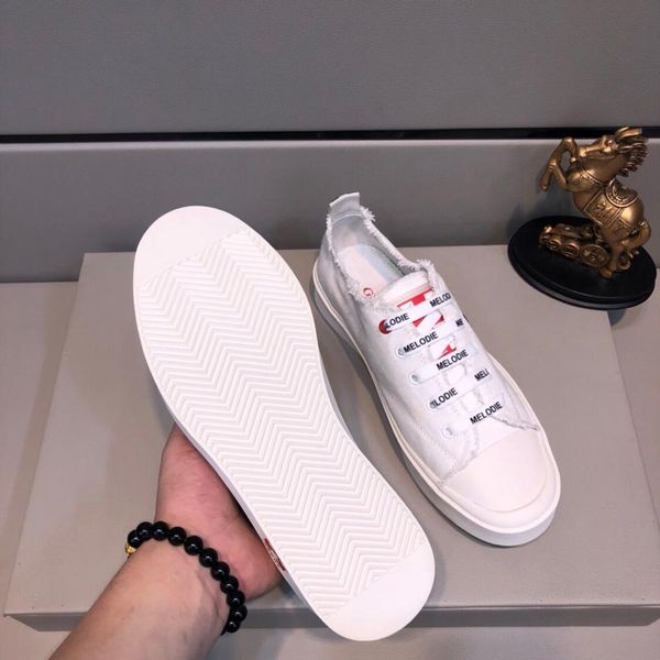 2019t spring and summer new limited edition men's casual shoes, comfortable white shoes, fashion shoes, original box packaging: 38-44, Black
2019t spring and summer new limited edition men's casual shoes, comfortable white shoes, fashion shoes, original box packaging: 38-44, Black