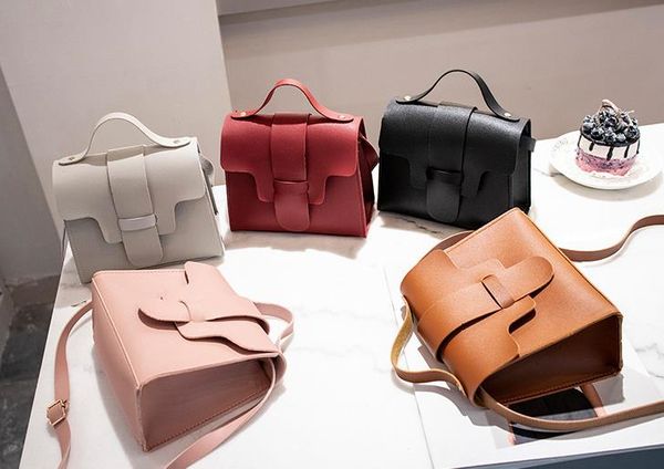 designer handbag women 2020 new portable messenger bag stall trend drawstring small square bag ing
designer handbag women 2020 new portable messenger bag stall trend drawstring small square bag ing