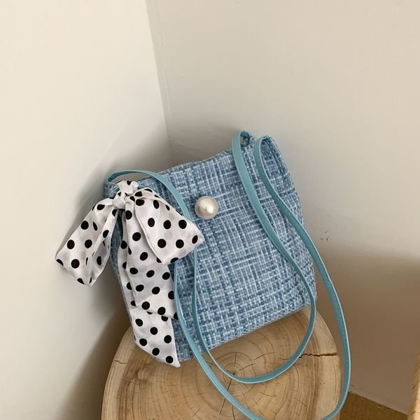 summer shoulder bucket large capacity women's 2020 new fashion armpit all-match shoulder bag fashion niche bucket bag
summer shoulder bucket large capacity women's 2020 new fashion armpit all-match shoulder bag fashion niche bucket bag