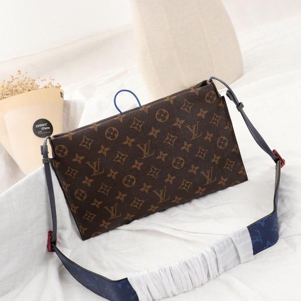 fast delivery men bag leather crossbody bag simple style new arrival shoulder bags classic designer mens messenger bags sale
fast delivery men bag leather crossbody bag simple style new arrival shoulder bags classic designer mens messenger bags sale