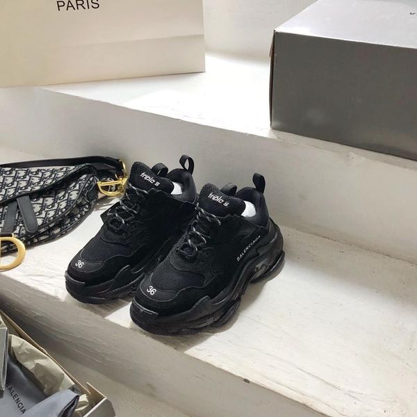 2020wv designer to create casual and comfortable all-match sports shoes, travel shoes outsole non-slip design with original box delivery, Black
2020wv designer to create casual and comfortable all-match sports shoes, travel shoes outsole non-slip design with original box delivery, Black