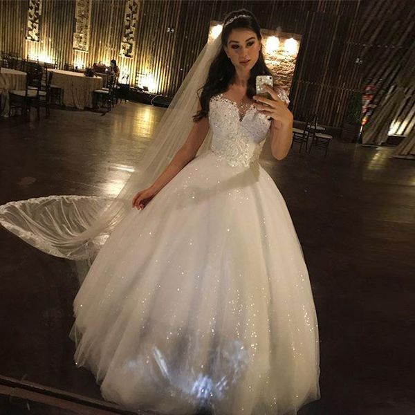 princess beaded squins sweetheart ball gown lace appliques cap sleeves wedding dresses with sweep train formal gown vestido de noiva 2020, White
princess beaded squins sweetheart ball gown lace appliques cap sleeves wedding dresses with sweep train formal gown vestido de noiva 2020, White