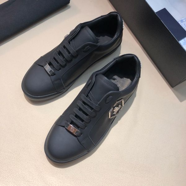 size 38-45 with box high-end designer luxury men's shoes, stylish metal skull buckle flat-bottom comfortable casual sports shoes
size 38-45 with box high-end designer luxury men's shoes, stylish metal skull buckle flat-bottom comfortable casual sports shoes
