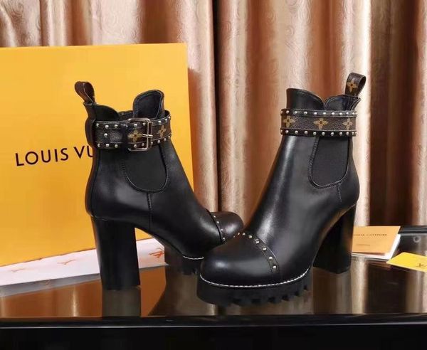 2020e winter luxury women's casual fashion high-heeled casual shoes, outdoor leisure travel shoes, with original box delivery, Black
2020e winter luxury women's casual fashion high-heeled casual shoes, outdoor leisure travel shoes, with original box delivery, Black