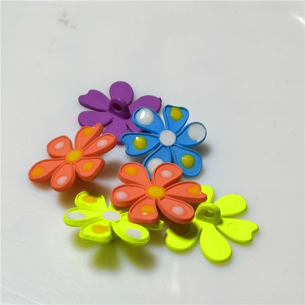 vfmbx korean style daisies fluorescent drops oil painting glaze resin button accessory buttons chrysanthemum headwear buttons personalized b, Silver
vfmbx korean style daisies fluorescent drops oil painting glaze resin button accessory buttons chrysanthemum headwear buttons personalized b, Silver