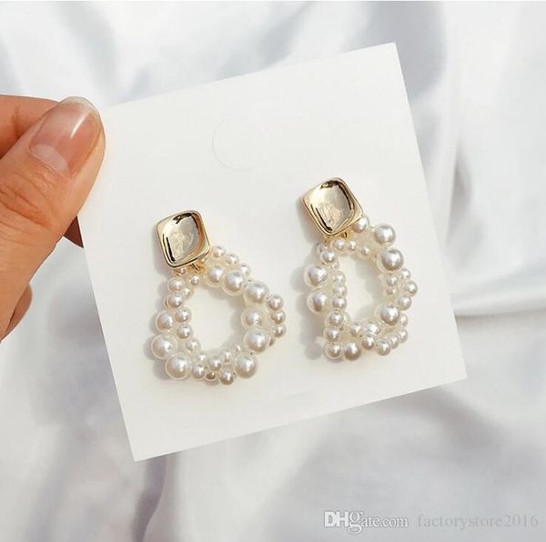 luxury designer gold earrings with pearl jewelry for women fashion alloy circle dangle earrings for party wedding, Golden;silver
luxury designer gold earrings with pearl jewelry for women fashion alloy circle dangle earrings for party wedding, Golden;silver