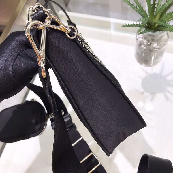 selling famous nylon bag body bag shoulder with hobo man for cross women coin and small ggxar, Red;black
selling famous nylon bag body bag shoulder with hobo man for cross women coin and small ggxar, Red;black