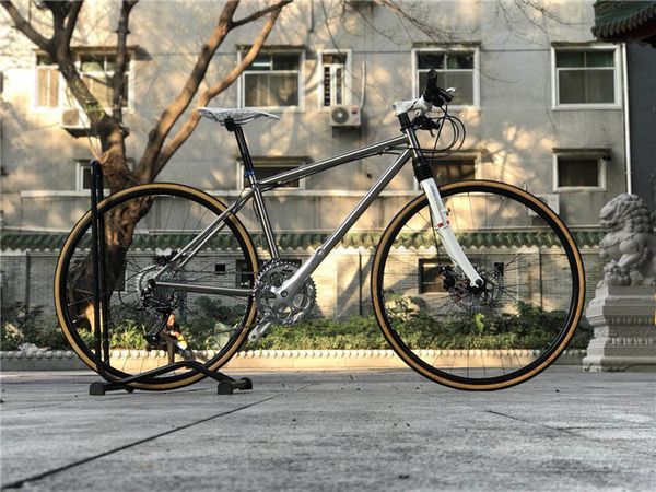 travel car 700c road bicycle flat handle commuter leisure bicycle city road car men and women adult
travel car 700c road bicycle flat handle commuter leisure bicycle city road car men and women adult