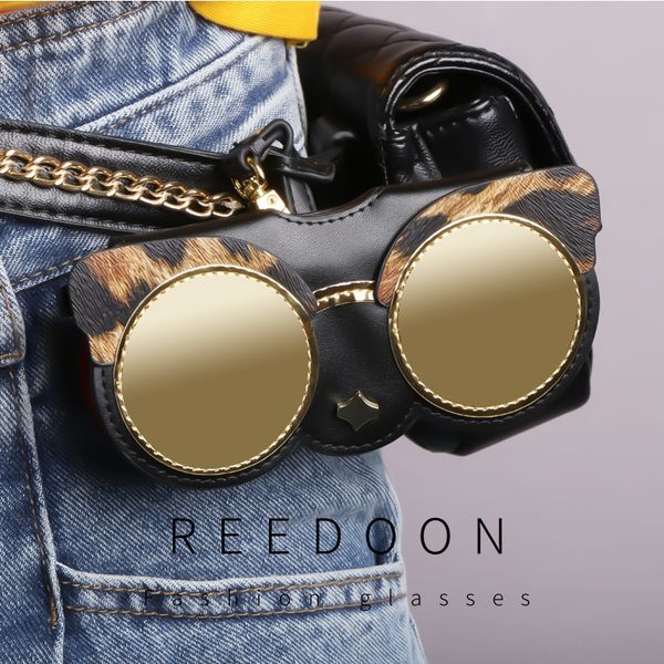 ins internet celebrity sun protection sun box protective clip sunglasses bag cover portable anti-pressure glasses bag, Blue
ins internet celebrity sun protection sun box protective clip sunglasses bag cover portable anti-pressure glasses bag, Blue