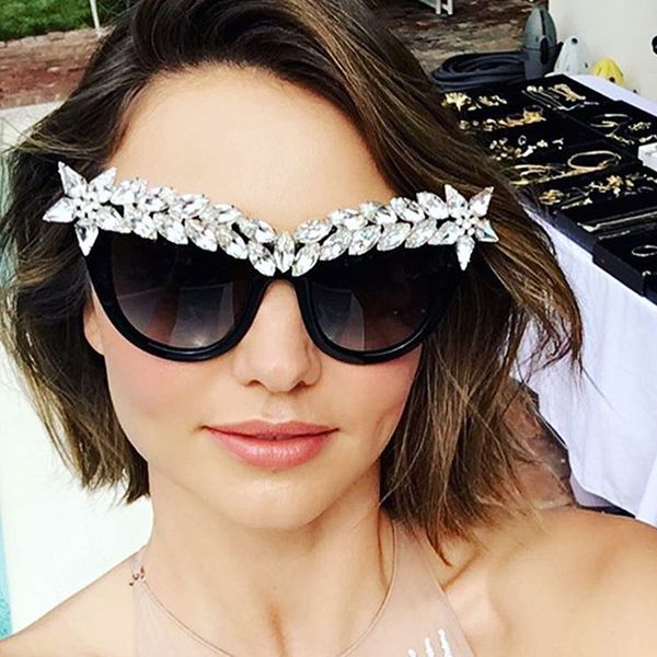 new arrival crystal diamond cat eye sunglasses women fashion brand designer vintage stylish sun glasses for ladies uv400 y136, White;black
new arrival crystal diamond cat eye sunglasses women fashion brand designer vintage stylish sun glasses for ladies uv400 y136, White;black