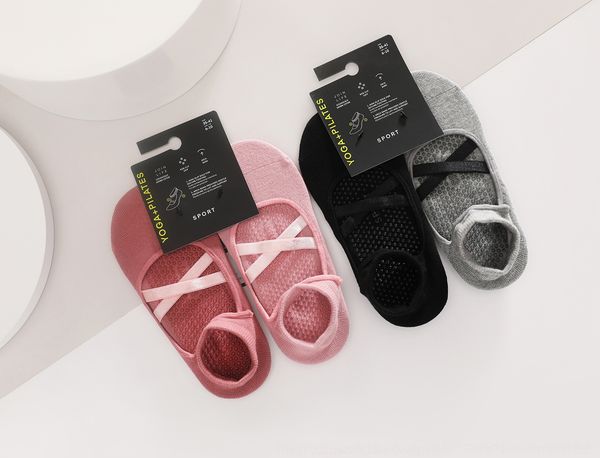 ihum2 two pairs in one groupwomen's yoga two-to-one groupwomen's yoga pu latteanti-slip sports pu lati socks breathable sweat-abso, Black
ihum2 two pairs in one groupwomen's yoga two-to-one groupwomen's yoga pu latteanti-slip sports pu lati socks breathable sweat-abso, Black