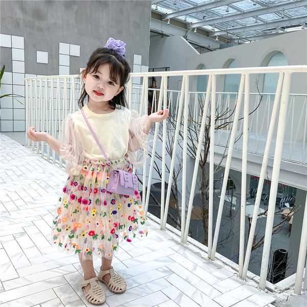 2020 summer new arrival girls fashion floral 2 pieces suit pirncess suit skirt, White
2020 summer new arrival girls fashion floral 2 pieces suit pirncess suit skirt, White