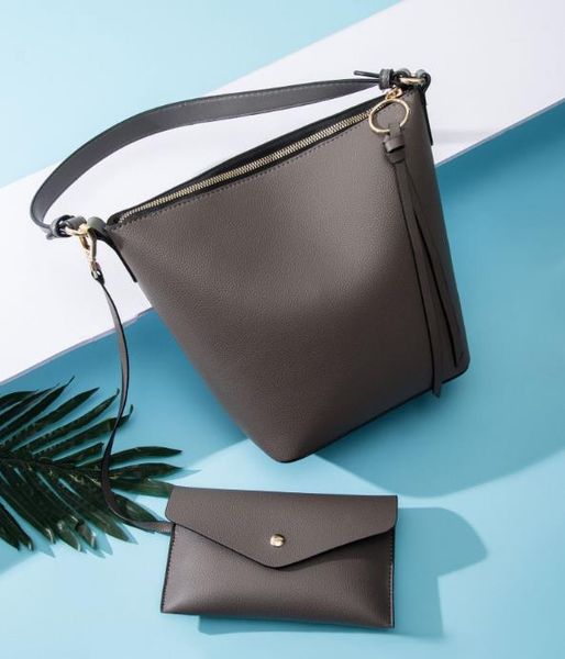 Designer Bags 2020 New Women's Bag Large-capacity Bow One-shoulder Fashion Handbag Free Shipping
Designer Bags 2020 New Women's Bag Large-capacity Bow One-shoulder Fashion Handbag Free Shipping