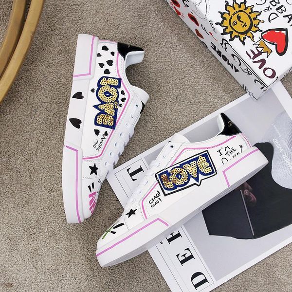 2020s new trend embroidered graffiti leather casual shoes outdoor men and women sports shoes fashion wild couple shoes, size 35-451, Black
2020s new trend embroidered graffiti leather casual shoes outdoor men and women sports shoes fashion wild couple shoes, size 35-451, Black
