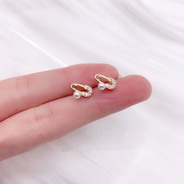 stud obear siver plated paved zircon geometric hollow pearl rotating needle golden earrings for women girls party, Golden;silver
stud obear siver plated paved zircon geometric hollow pearl rotating needle golden earrings for women girls party, Golden;silver