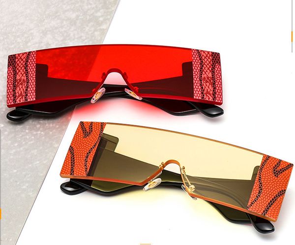 2020 european and american trend new personalized serpentine ladies sunglasses,luxury trendy women sunglasses, fashion women sunglasses, White;black
2020 european and american trend new personalized serpentine ladies sunglasses,luxury trendy women sunglasses, fashion women sunglasses, White;black
