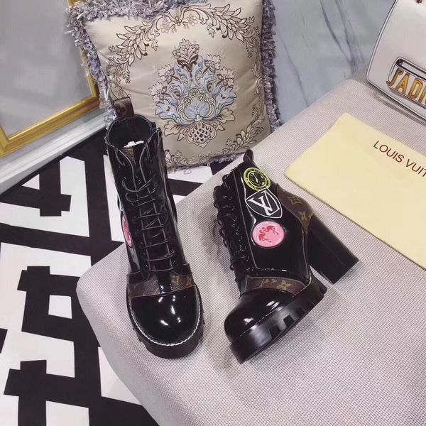 2020-2019p fashion wild ladies short boots ladies print striped non-slip summer casual ladies short shoes, all inclusive original packaging
2020-2019p fashion wild ladies short boots ladies print striped non-slip summer casual ladies short shoes, all inclusive original packaging
