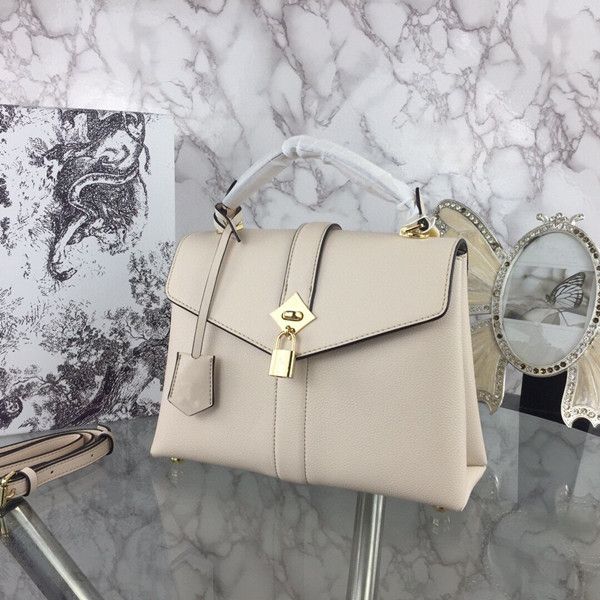 women's 2020 new fashion single shoulder crossbody portable multi-functional large capacity fashion simple portable small square bag
women's 2020 new fashion single shoulder crossbody portable multi-functional large capacity fashion simple portable small square bag